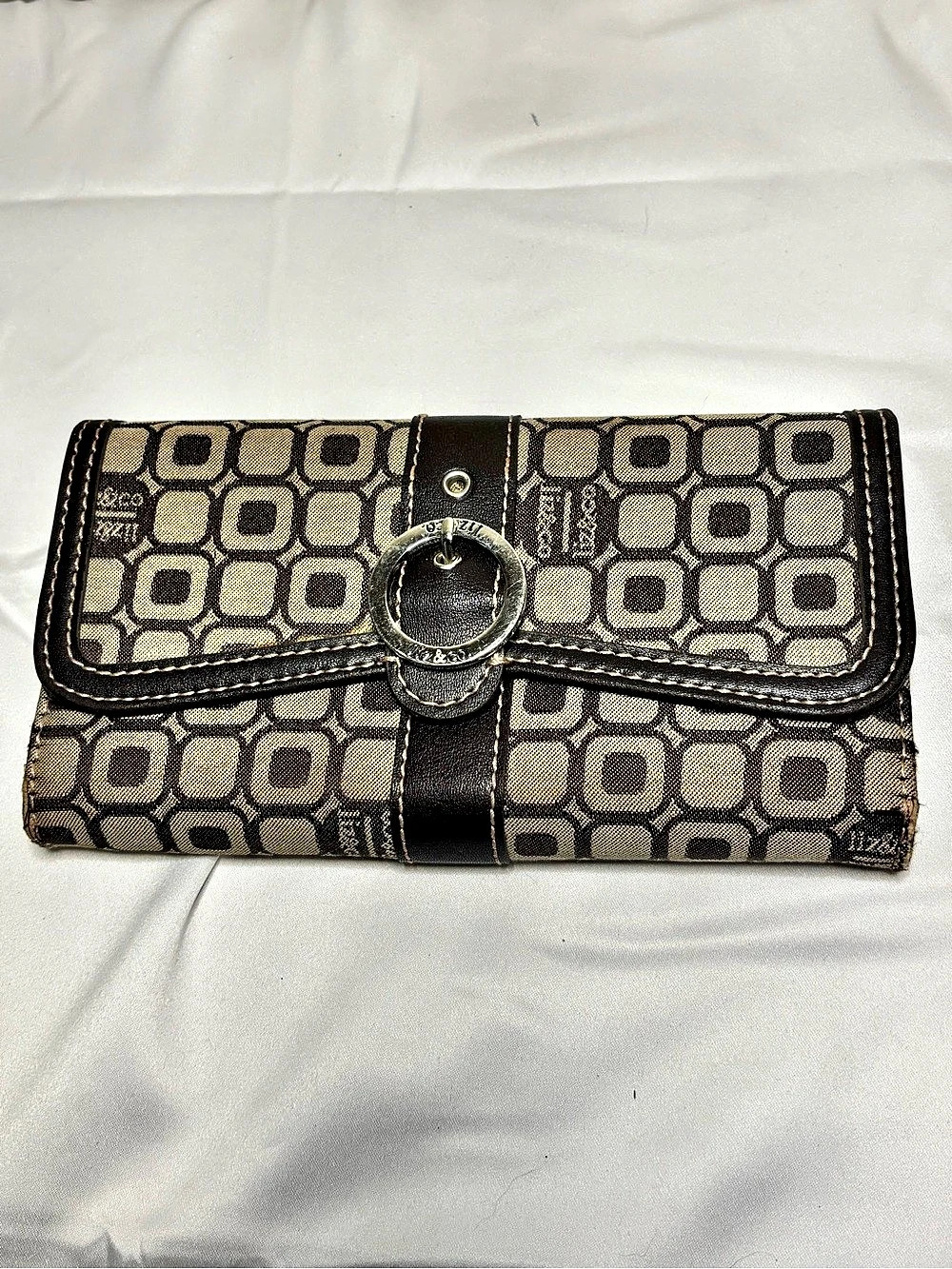 Liz & Co Geometric Zip-Around Wallet in Brown & Black